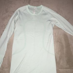 Long sleeve Lululemon shirt